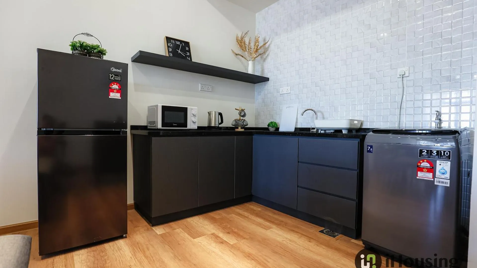 The Quartz Melaka By I Housing Apartman 0*, Malacca